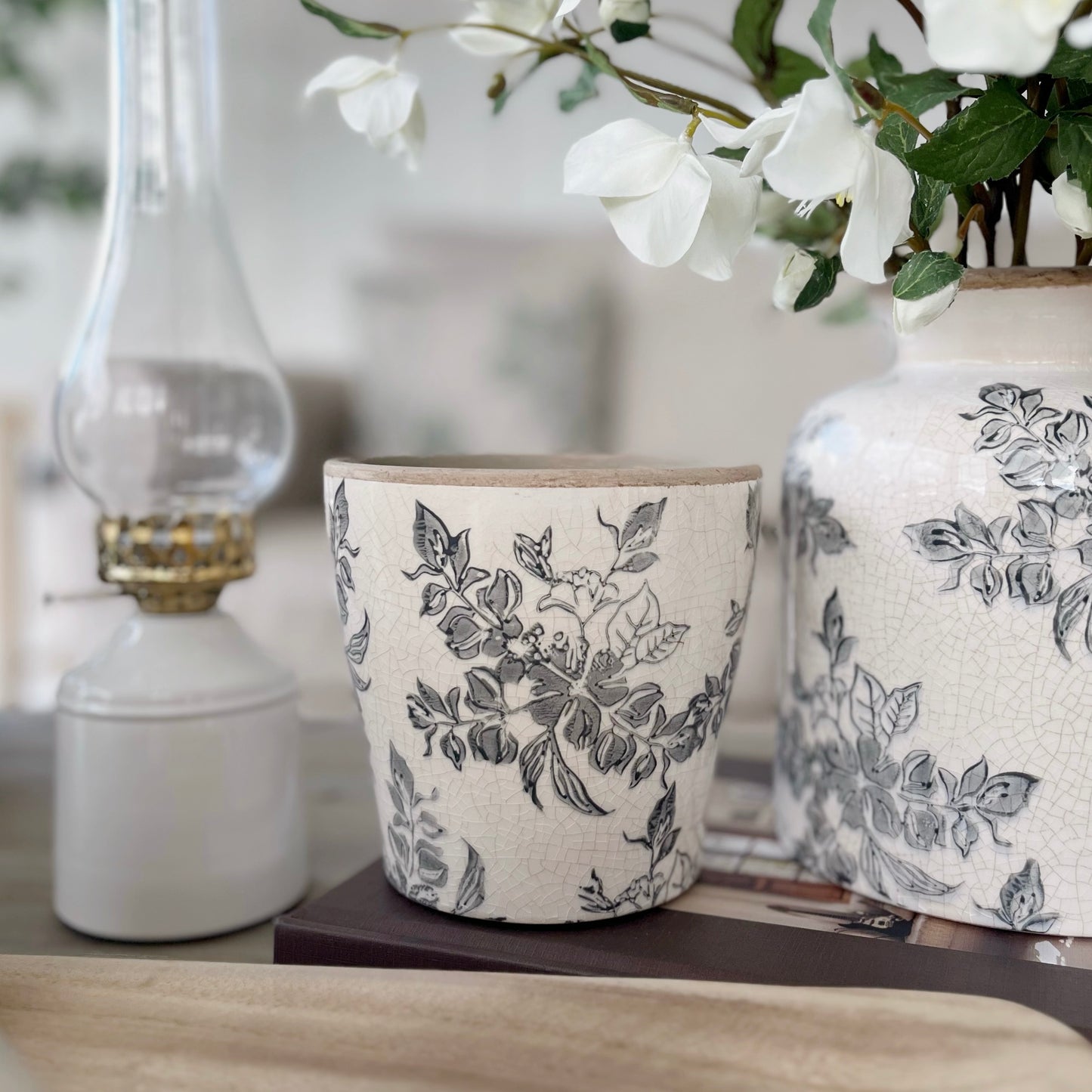 Elin Vintage Style Planter