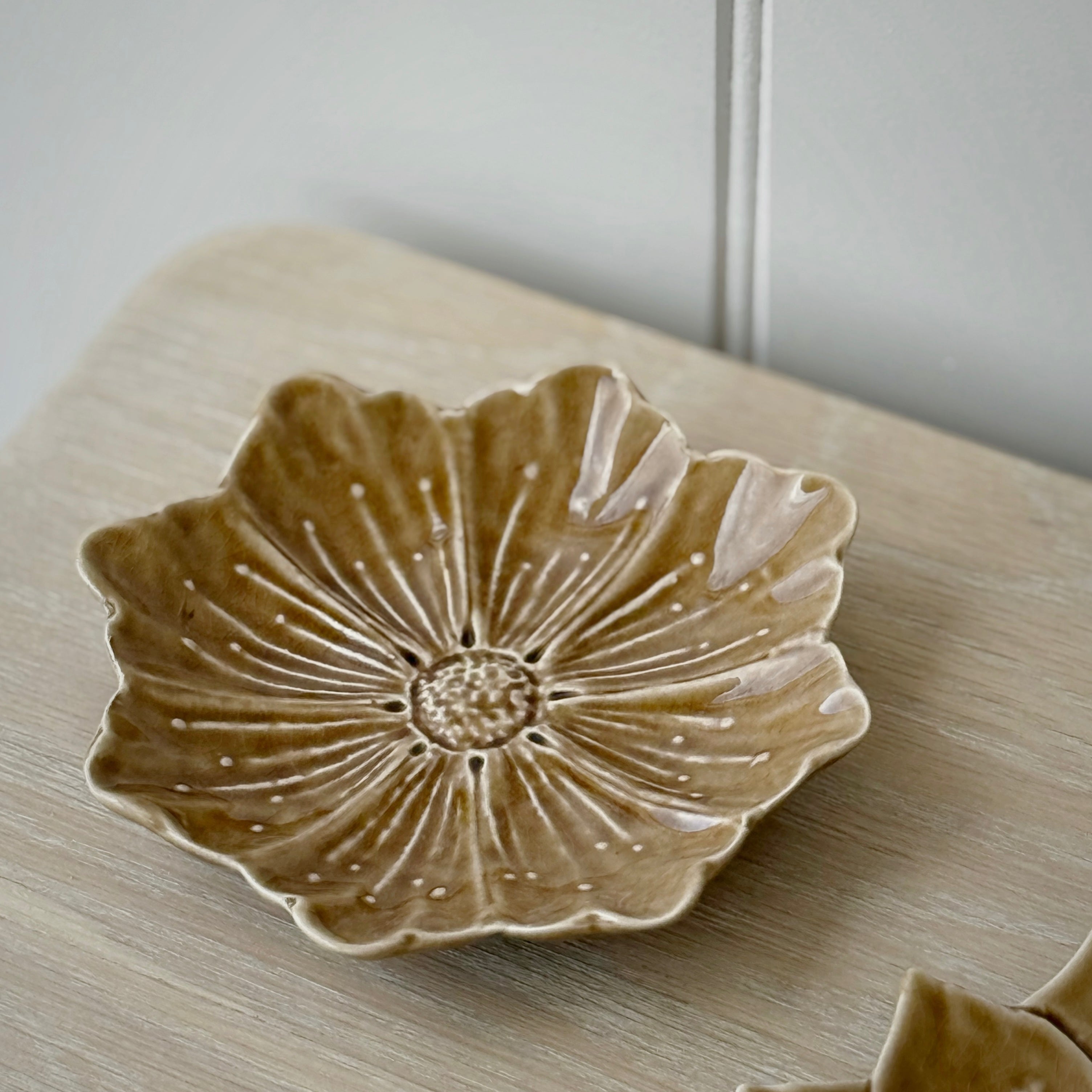 Imperfect Layla Flower Dish