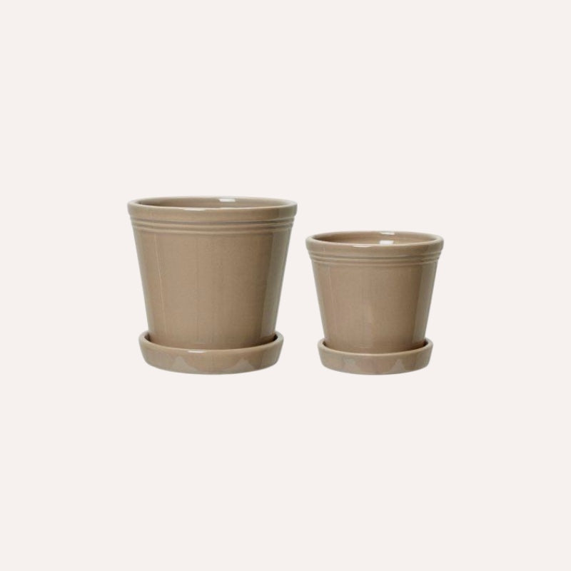 Beige Emelina Pot With Saucer