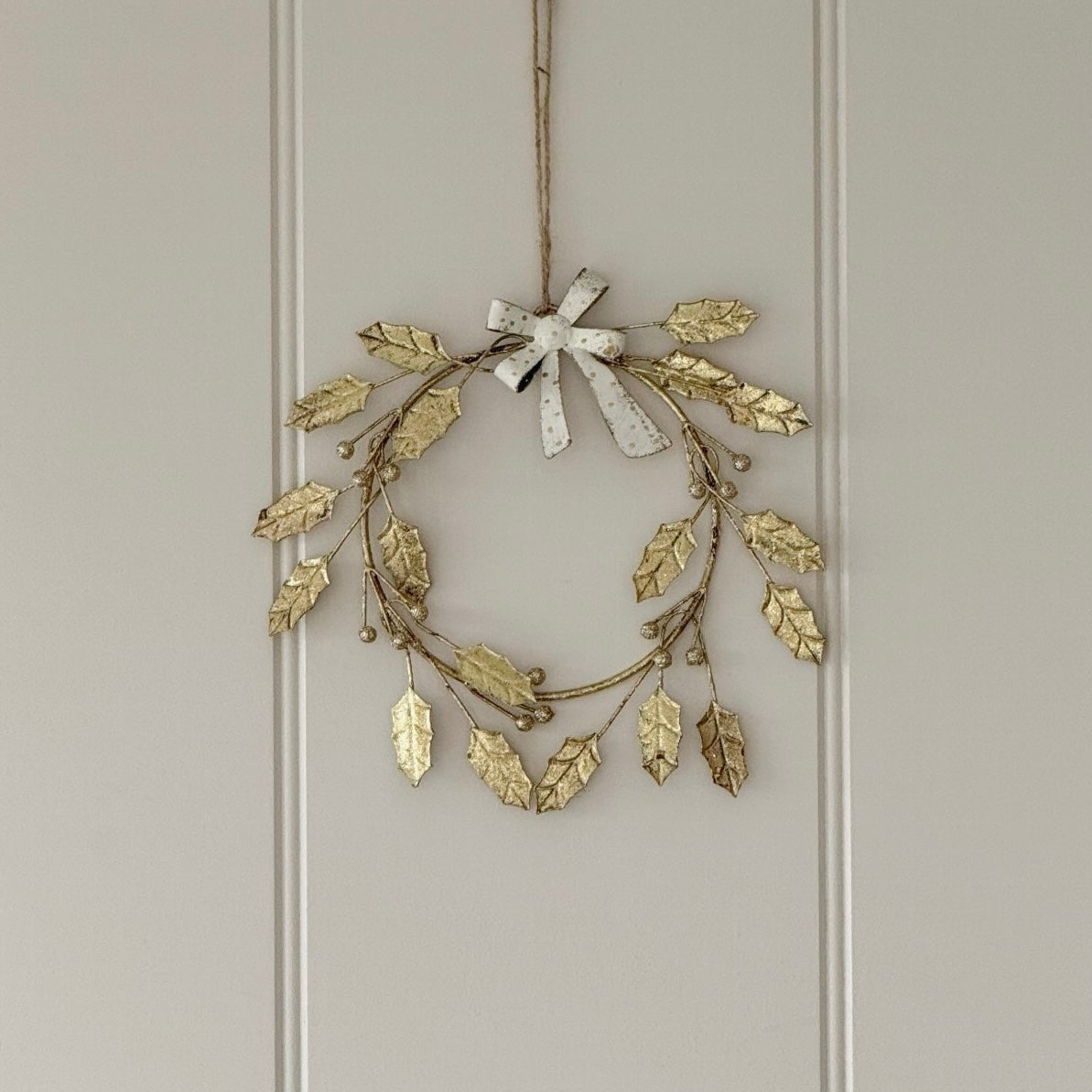 Gold Holly Leaf Wreath