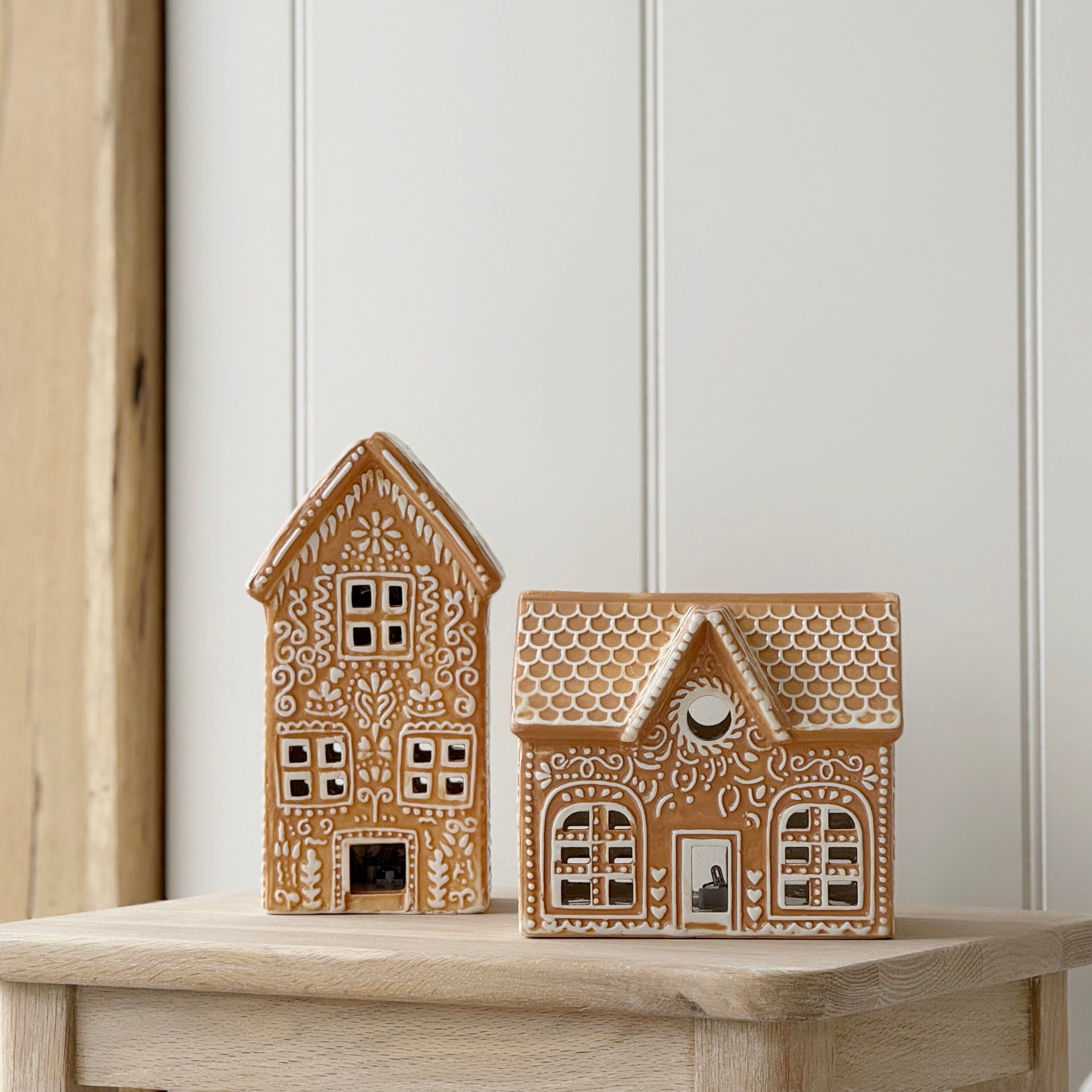 LED Gingerbread Cottage
