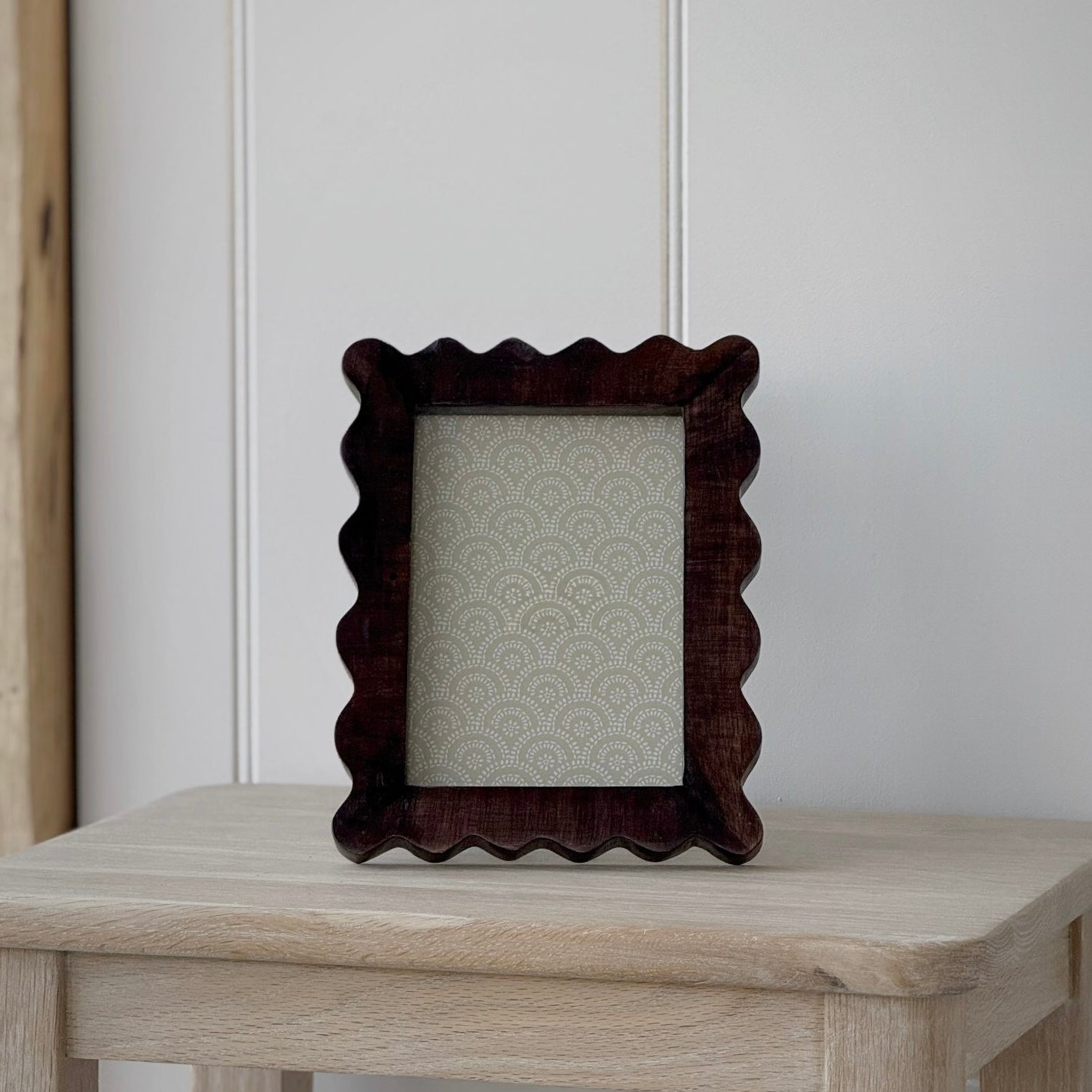 Wooden Scallop Photo Frame 5x7