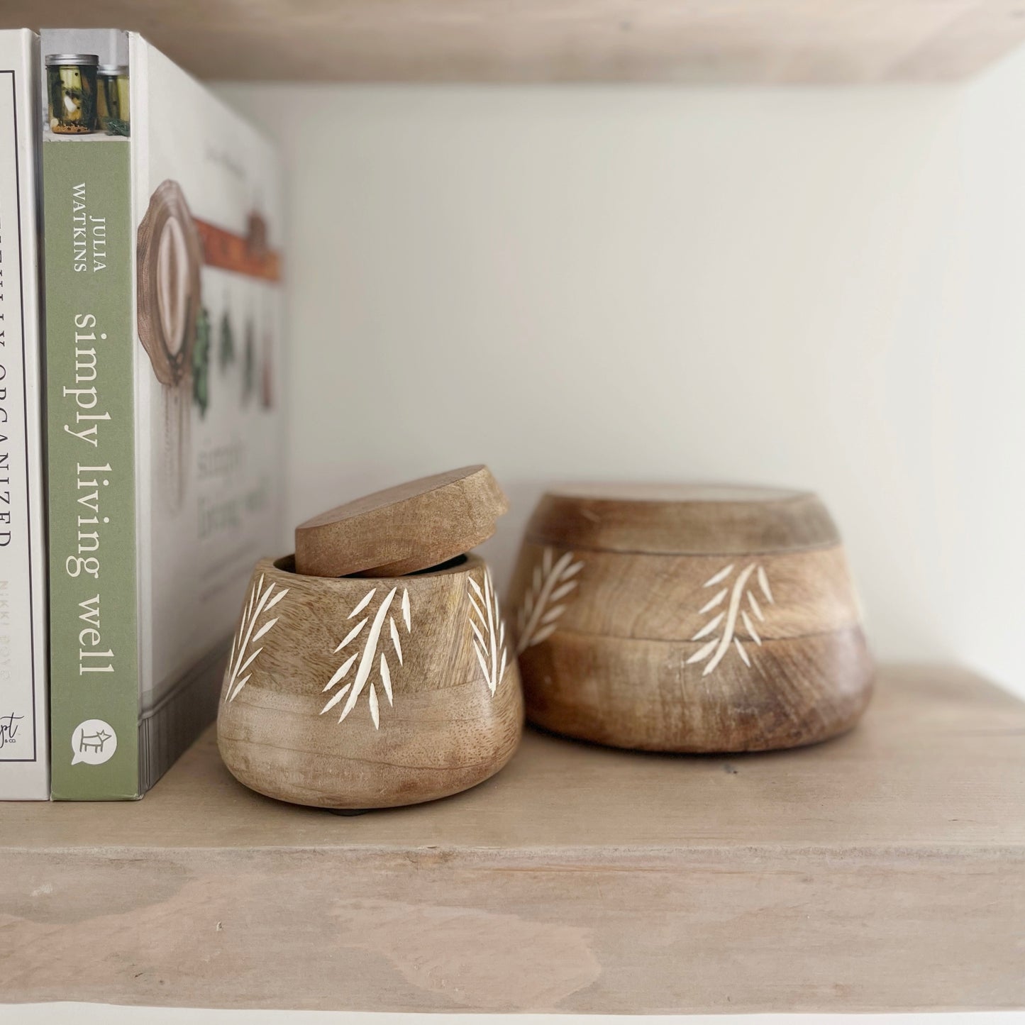 Mango Wood Pot