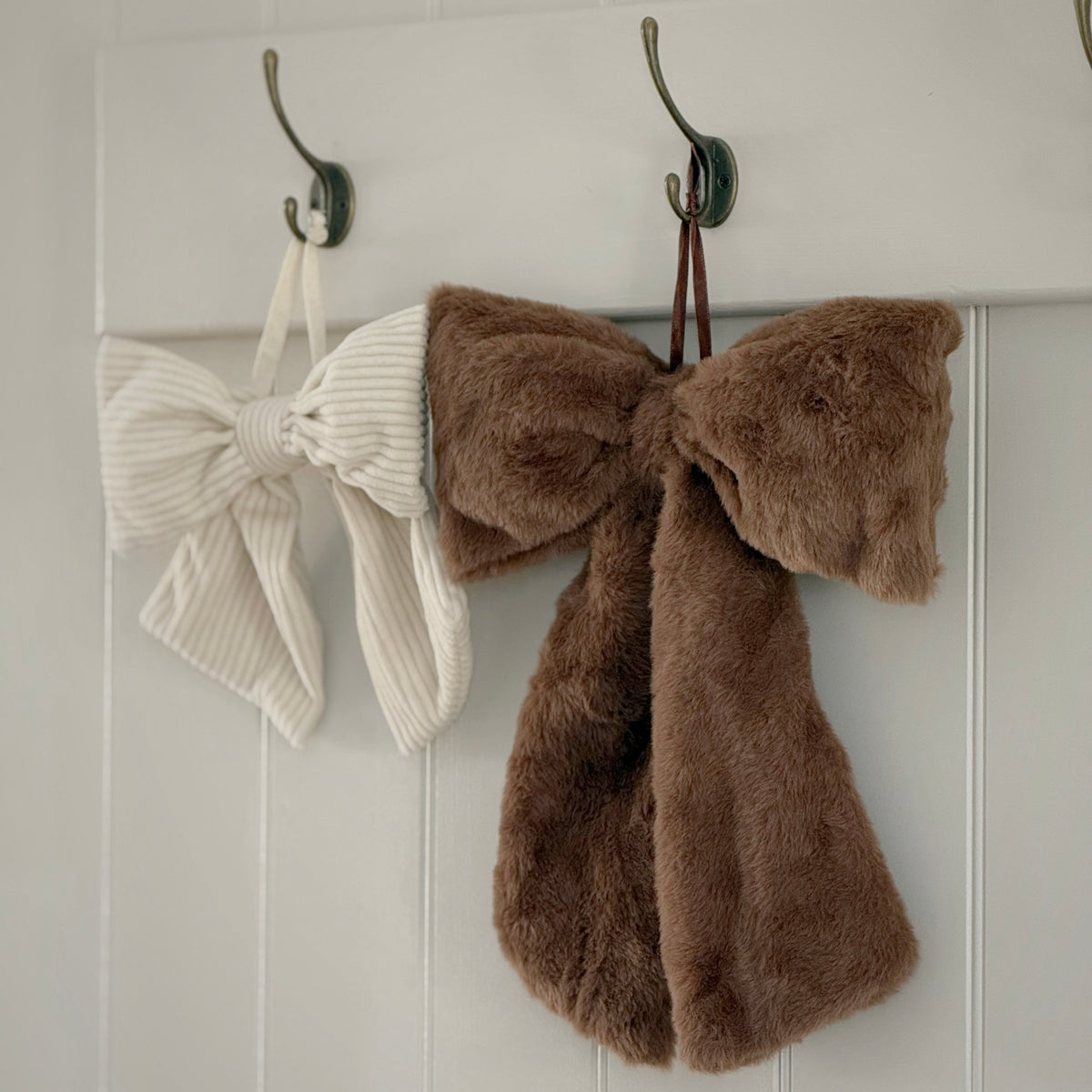 Brown Hanging Bow