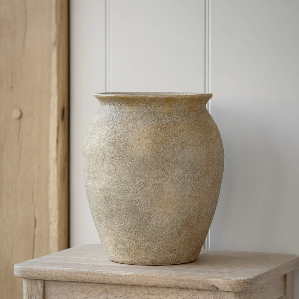Gavi Vase
