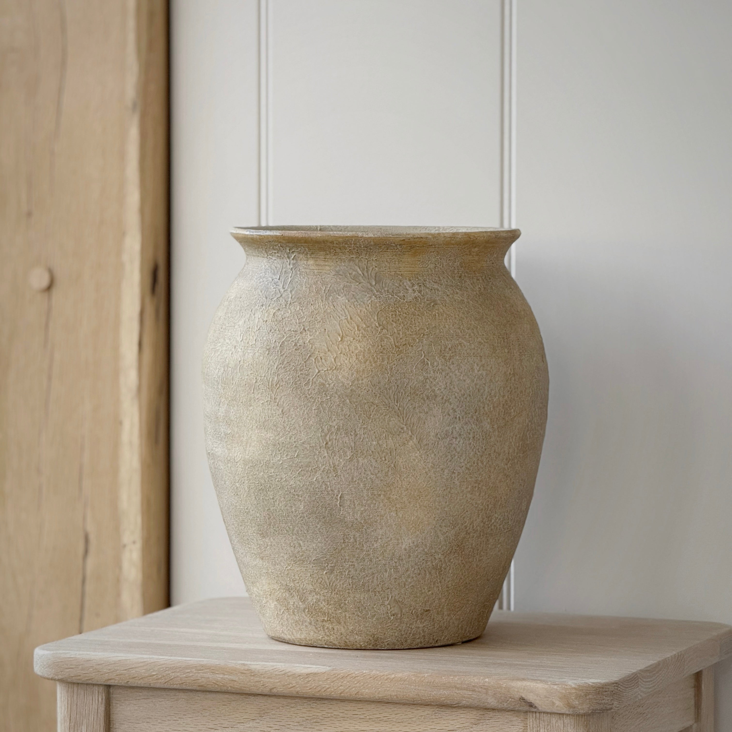 Gavi Vase