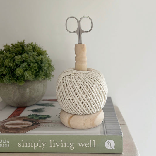 String & Scissors Stand