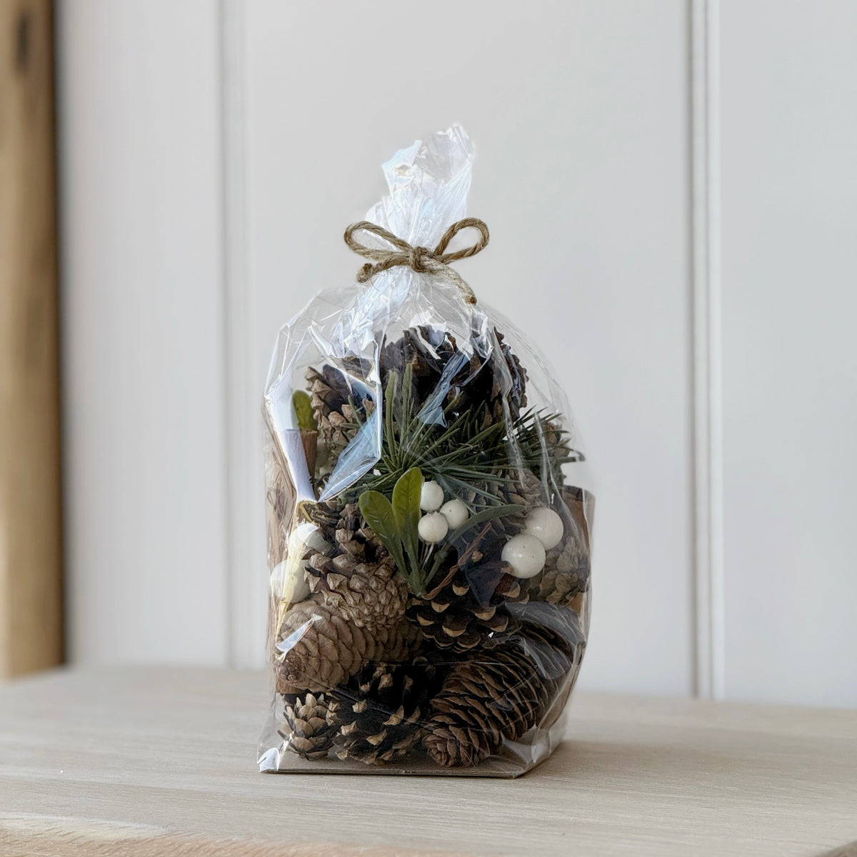 Pinecone Christmas Mix