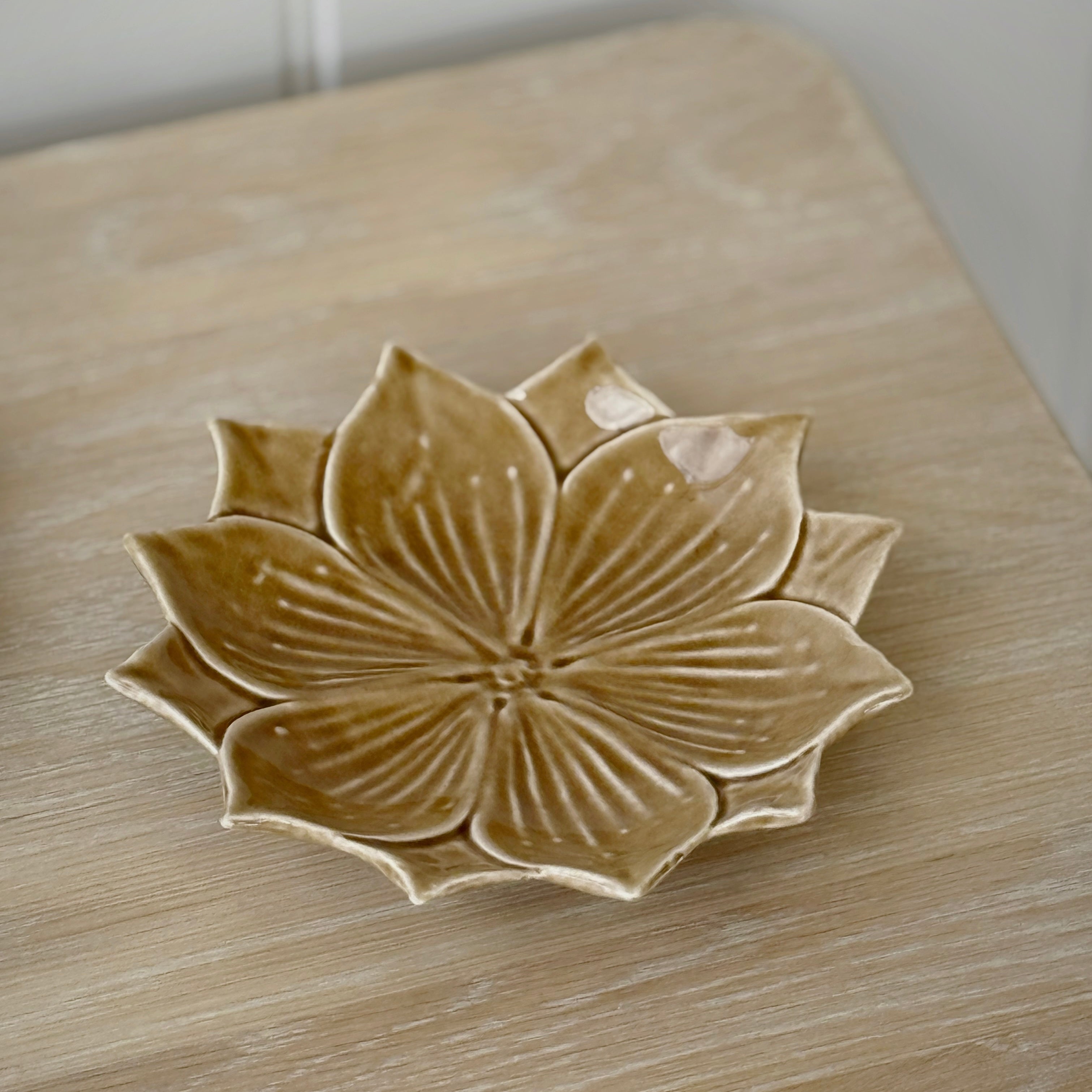 Layla Flower Dish
