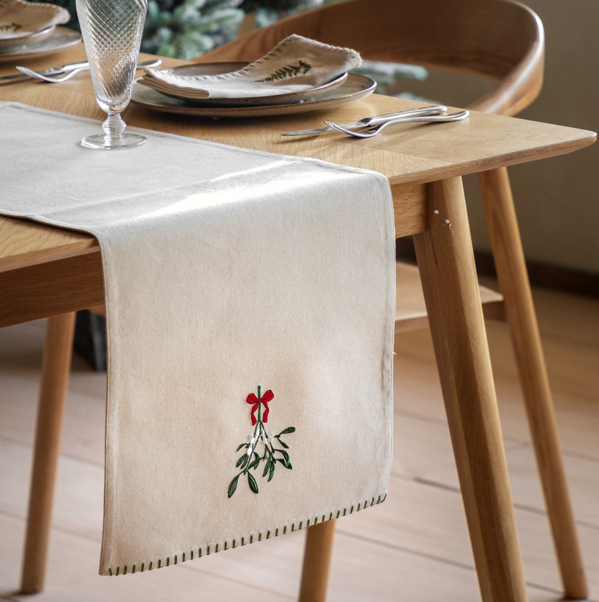 Mistletoe Table Runner