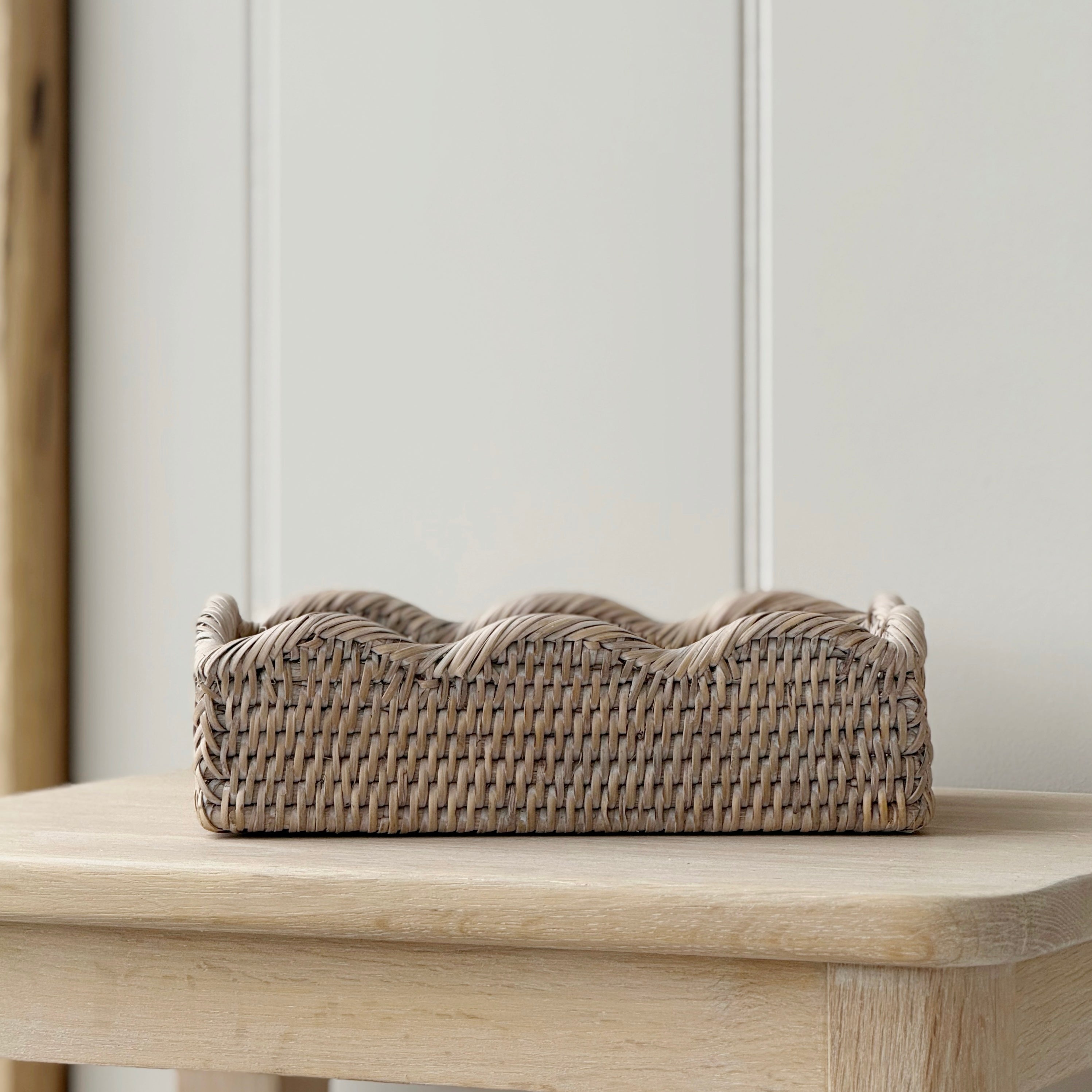 Scallop Rectangular Rattan Tray