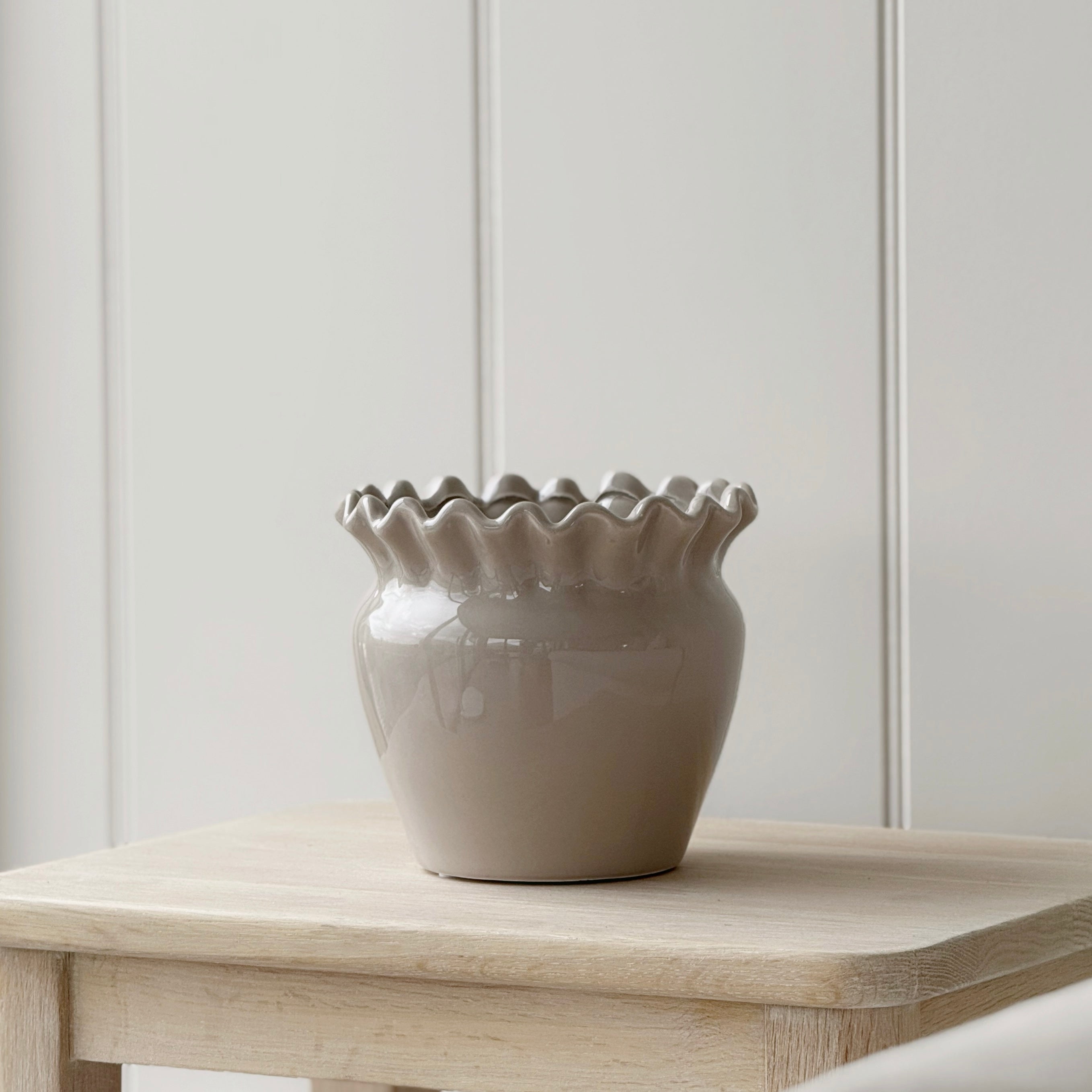 Beige Evelina Pot