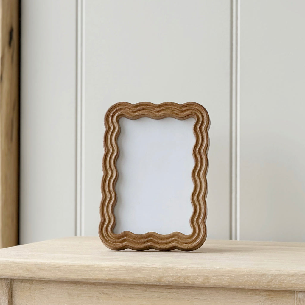 Natural Wood Wavey Picture Frame 4x6