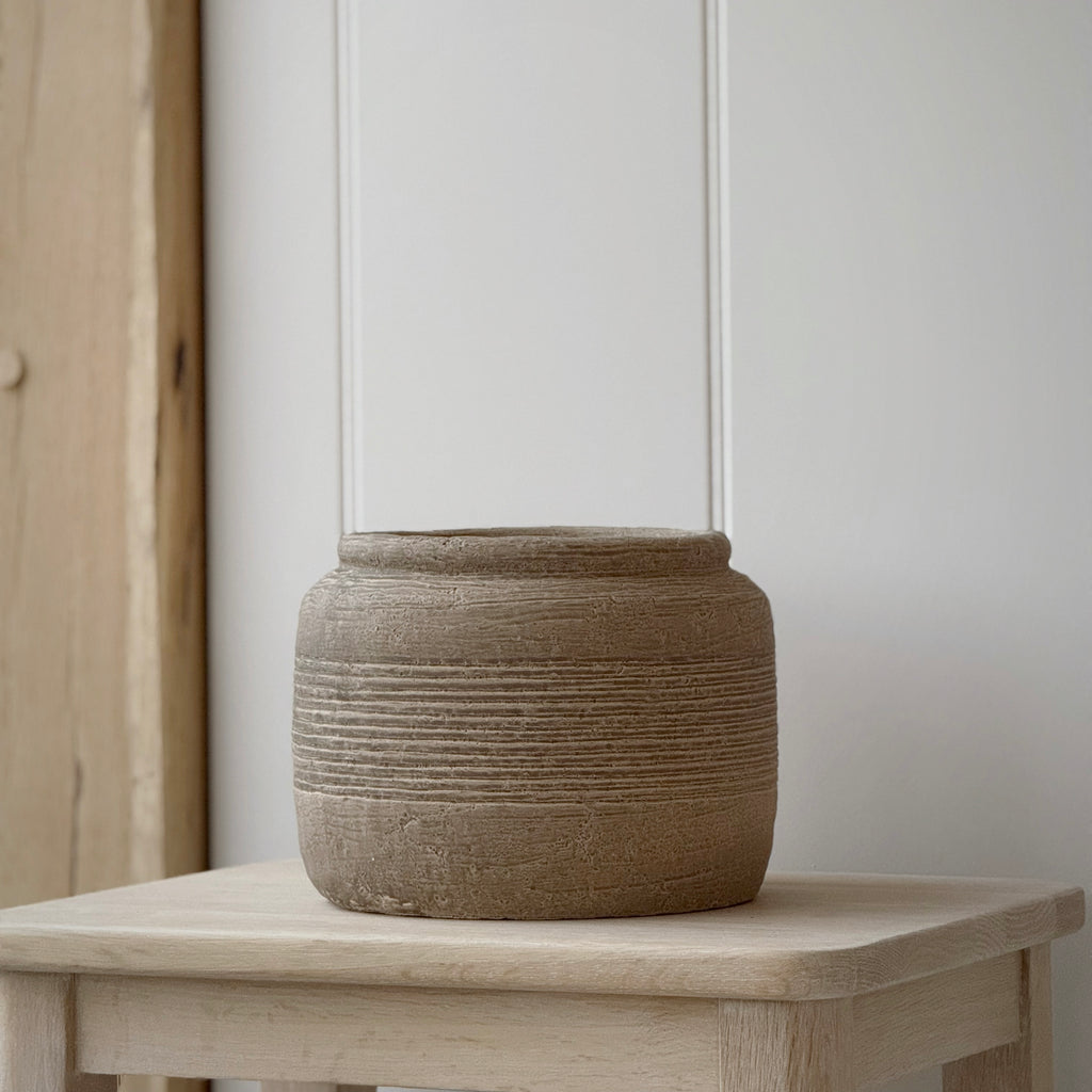 Large Grooved Athen Pot