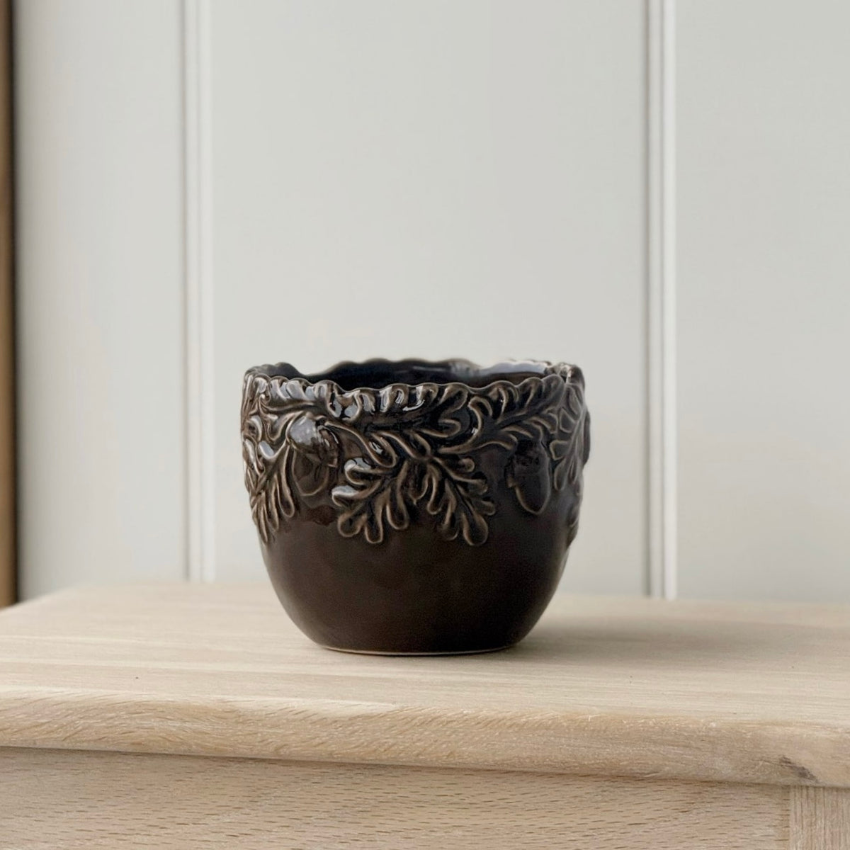 Brown Acorn Planter