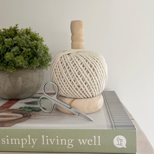 String & Scissors Stand