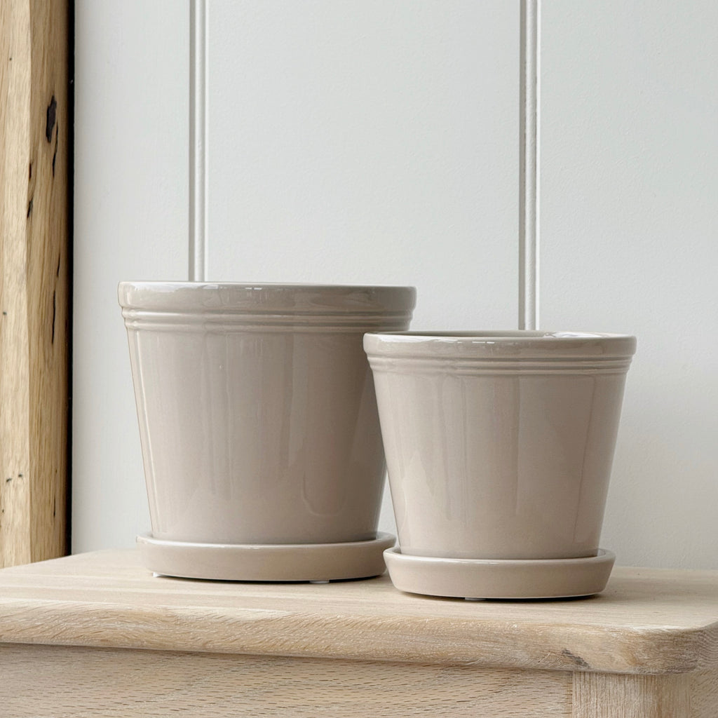Beige Emelina Pot With Saucer