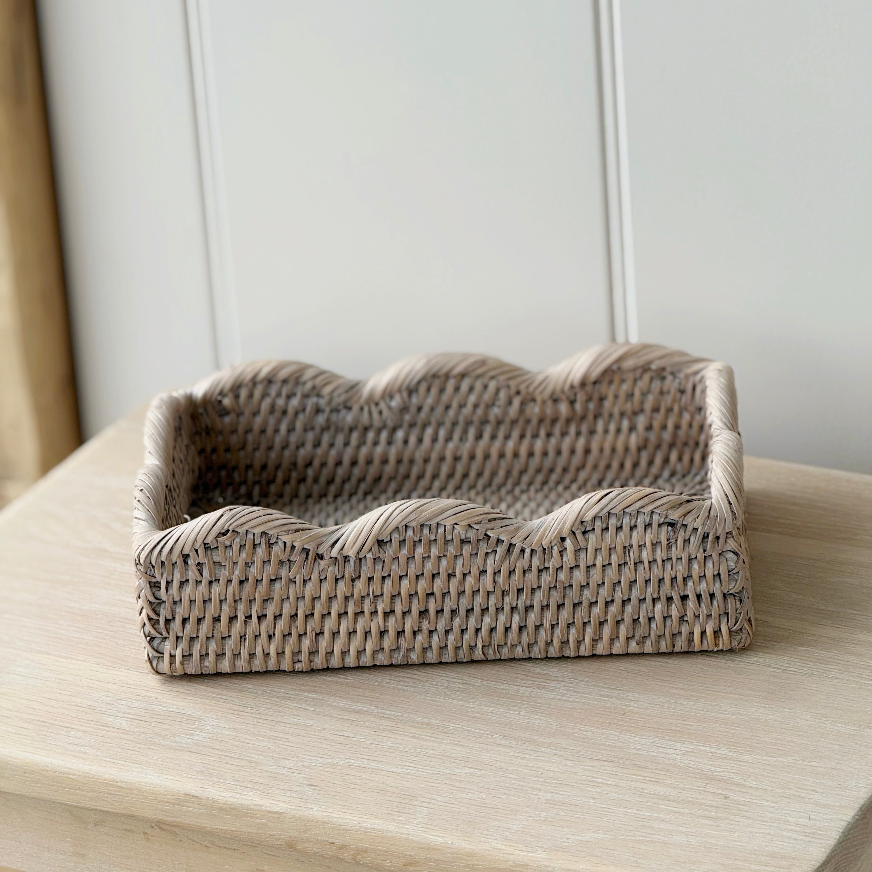 Scallop Rectangular Rattan Tray