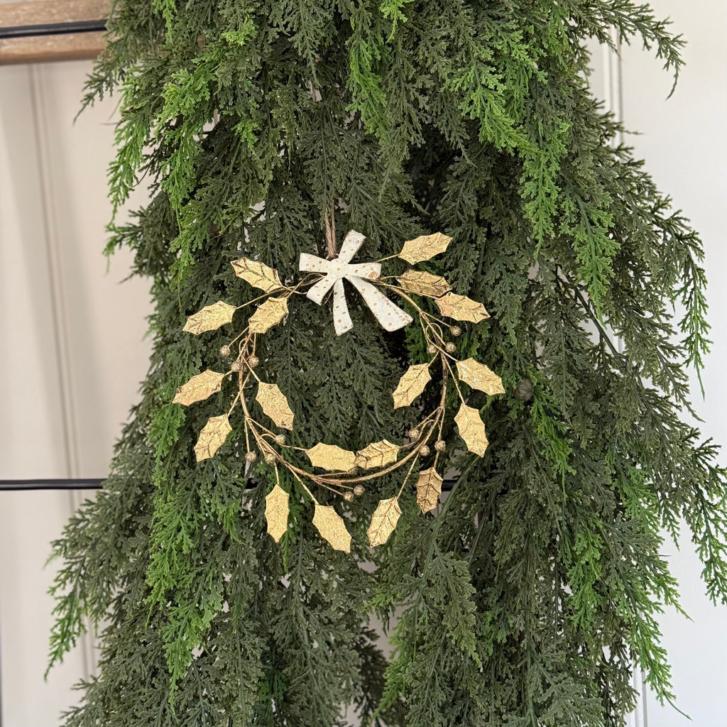 Gold Holly Leaf Wreath