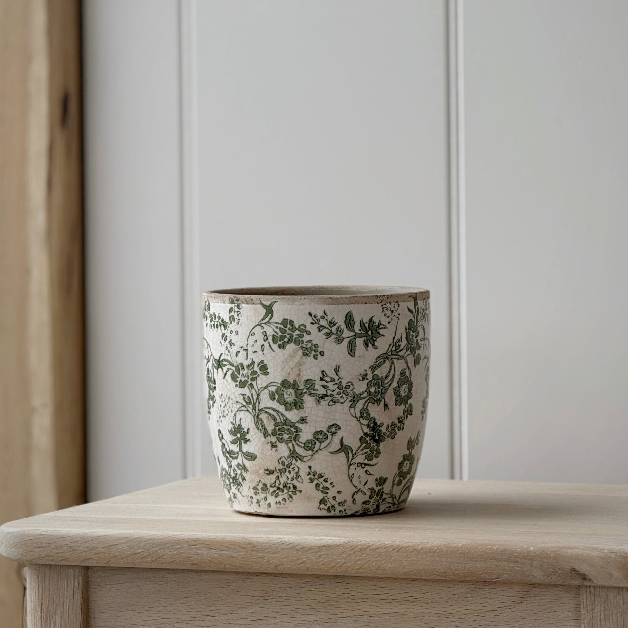 Ulla Vintage Style Planter