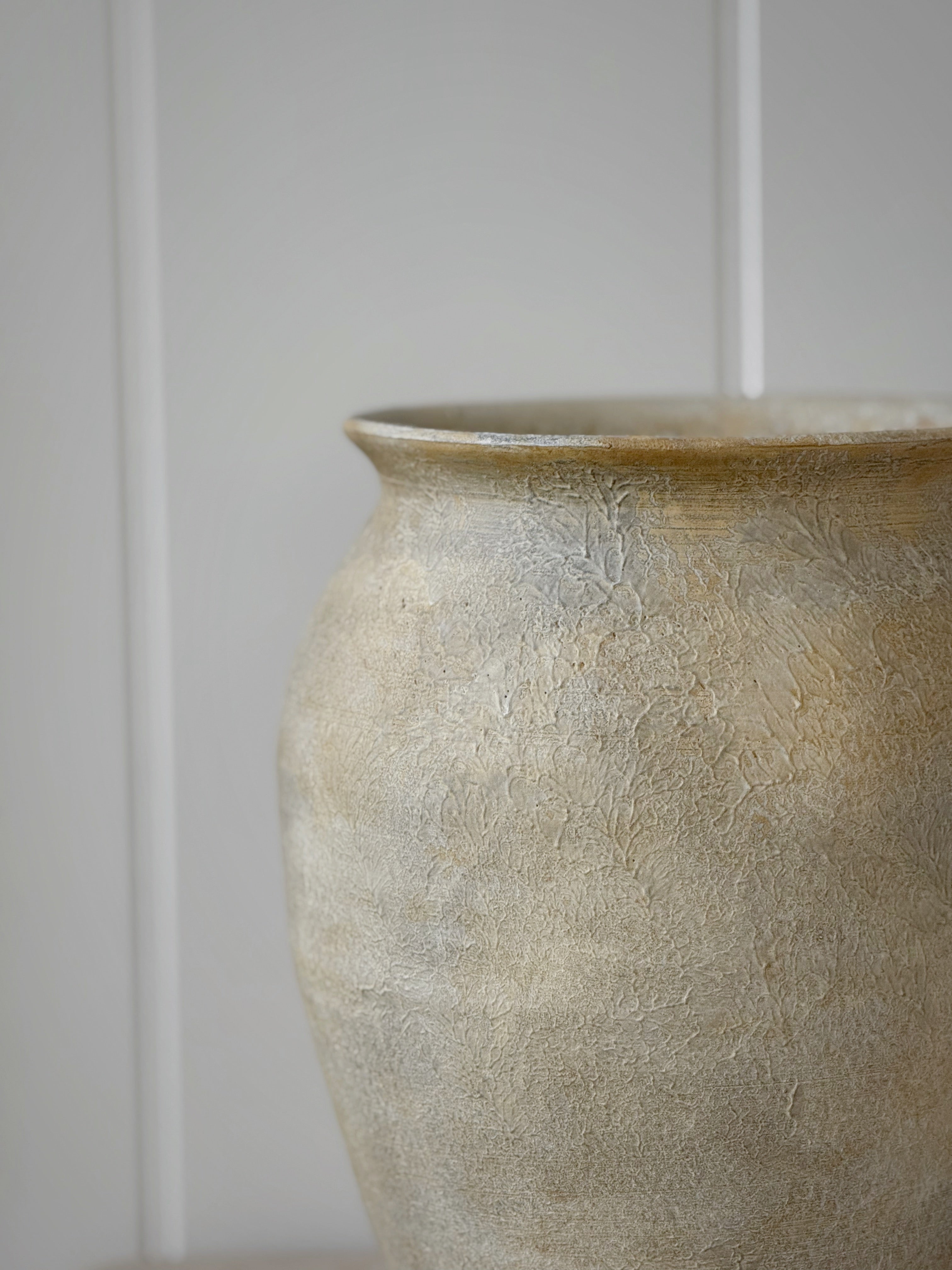 Gavi Vase