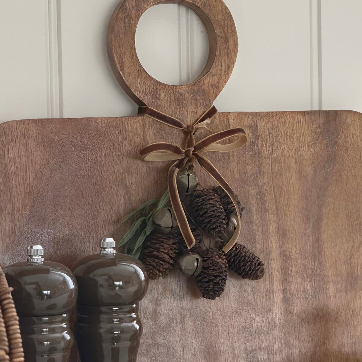 Pinecone & Bell Hanger